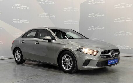 Mercedes-Benz A-Класс, 2019 год, 1 832 000 рублей, 6 фотография