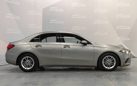 Mercedes-Benz A-Класс, 2019 год, 1 832 000 рублей, 5 фотография