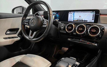 Mercedes-Benz A-Класс, 2019 год, 1 832 000 рублей, 15 фотография