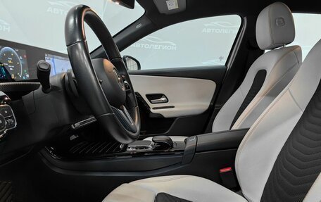 Mercedes-Benz A-Класс, 2019 год, 1 832 000 рублей, 12 фотография