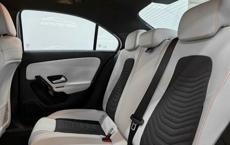Mercedes-Benz A-Класс, 2019 год, 1 832 000 рублей, 18 фотография