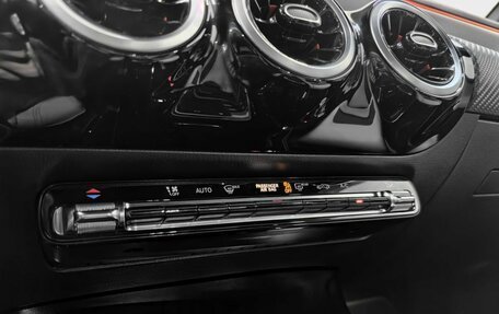 Mercedes-Benz A-Класс, 2019 год, 1 832 000 рублей, 24 фотография