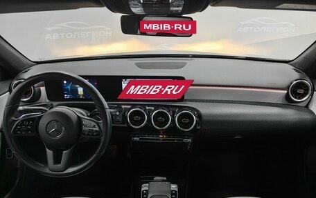 Mercedes-Benz A-Класс, 2019 год, 1 832 000 рублей, 11 фотография
