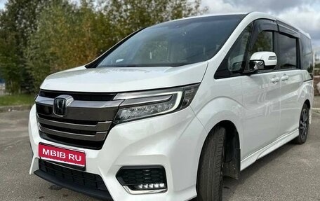 Honda Stepwgn IV, 2018 год, 1 945 000 рублей, 1 фотография
