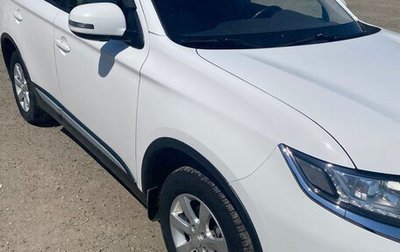 Mitsubishi Outlander III рестайлинг 3, 2017 год, 1 680 000 рублей, 1 фотография