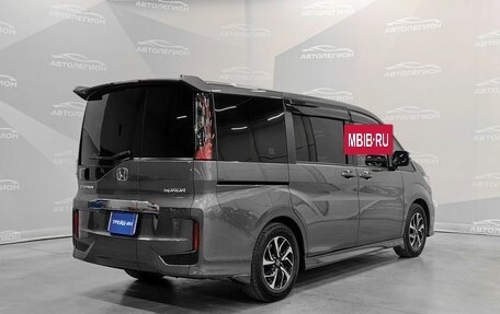 Honda Stepwgn IV, 2017 год, 2 450 000 рублей, 5 фотография
