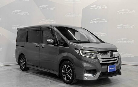 Honda Stepwgn IV, 2017 год, 2 450 000 рублей, 7 фотография