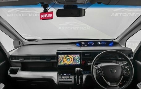 Honda Stepwgn IV, 2017 год, 2 450 000 рублей, 9 фотография