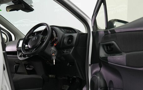 Toyota Vitz, 2018 год, 970 000 рублей, 16 фотография