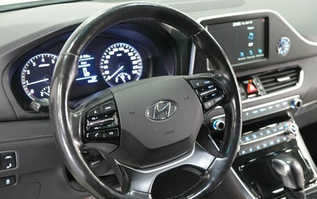 Hyundai Grandeur, 2019 год, 2 000 000 рублей, 28 фотография