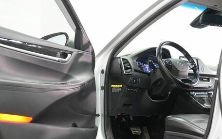 Hyundai Grandeur, 2019 год, 2 000 000 рублей, 24 фотография