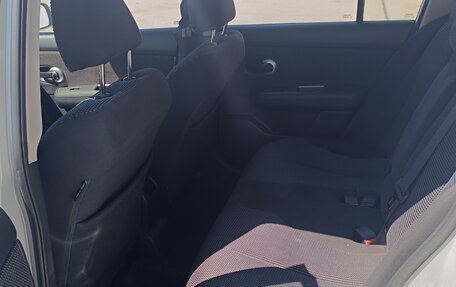 Nissan Tiida, 2010 год, 900 000 рублей, 7 фотография