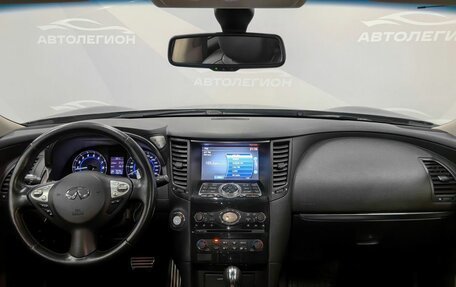 Infiniti QX70, 2017 год, 3 500 000 рублей, 9 фотография