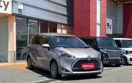 Toyota Sienta II, 2022 год, 1 000 000 рублей, 3 фотография
