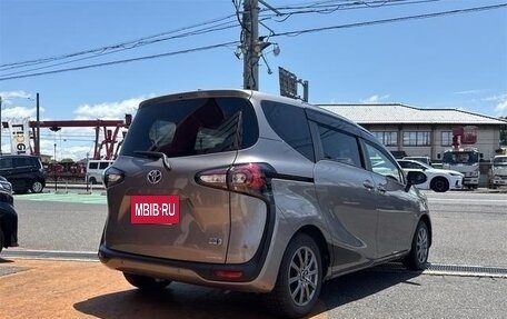 Toyota Sienta II, 2022 год, 1 000 000 рублей, 4 фотография