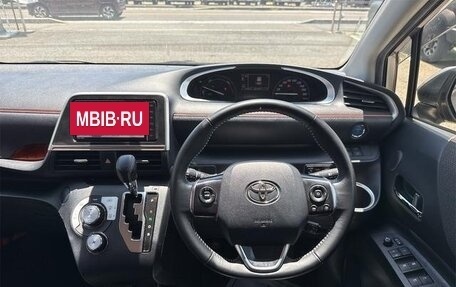 Toyota Sienta II, 2022 год, 1 000 000 рублей, 9 фотография