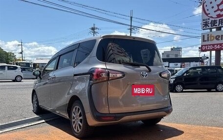 Toyota Sienta II, 2022 год, 1 000 000 рублей, 6 фотография