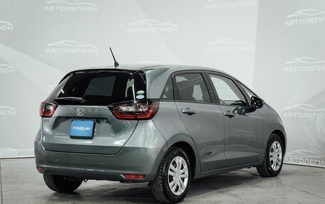Honda Fit, 2020 год, 1 300 000 рублей, 5 фотография