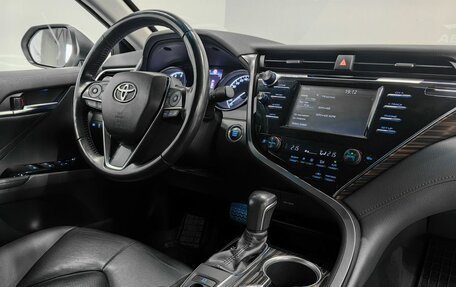 Toyota Camry, 2020 год, 2 970 000 рублей, 13 фотография