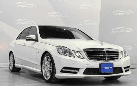 Mercedes-Benz E-Класс, 2011 год, 1 949 000 рублей, 29 фотография