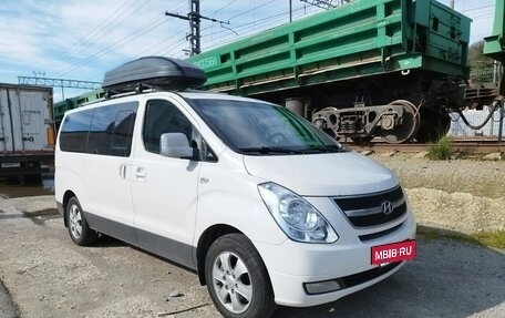 Hyundai Grand Starex Grand Starex I рестайлинг 2, 2014 год, 2 265 000 рублей, 2 фотография