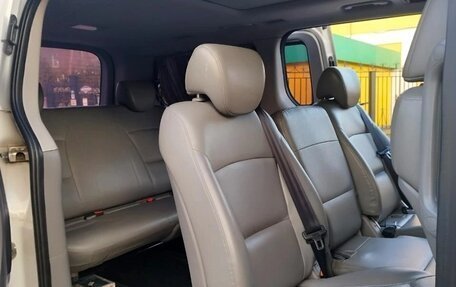 Hyundai Grand Starex Grand Starex I рестайлинг 2, 2014 год, 2 265 000 рублей, 13 фотография