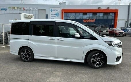 Honda Stepwgn IV, 2018 год, 1 945 000 рублей, 6 фотография