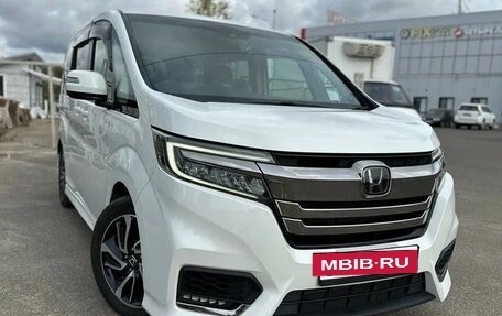 Honda Stepwgn IV, 2018 год, 1 945 000 рублей, 2 фотография