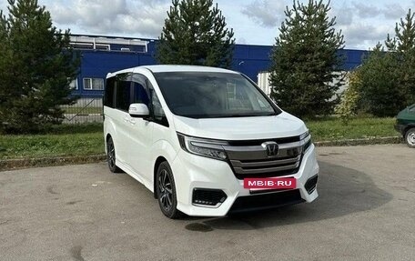 Honda Stepwgn IV, 2018 год, 1 945 000 рублей, 4 фотография