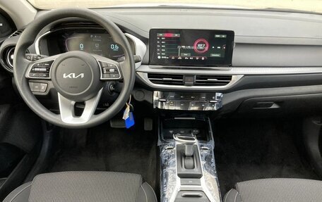 KIA K3, 2023 год, 1 795 000 рублей, 9 фотография