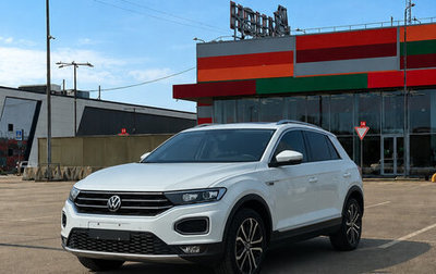 Volkswagen T-Roc I, 2022 год, 1 840 000 рублей, 1 фотография