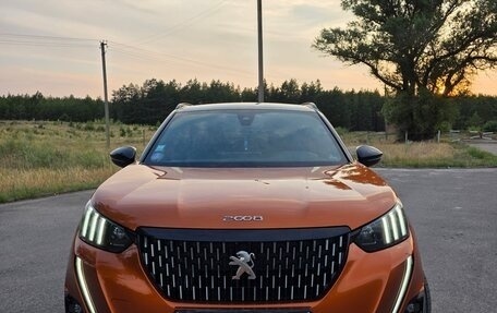 Peugeot 2008 II, 2021 год, 1 820 000 рублей, 2 фотография