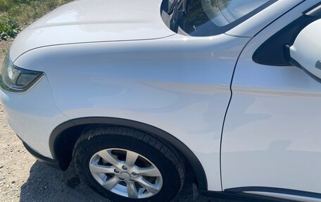 Mitsubishi Outlander III рестайлинг 3, 2017 год, 1 680 000 рублей, 4 фотография