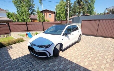 Volkswagen Golf VIII, 2022 год, 1 900 000 рублей, 6 фотография