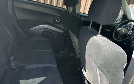 Mitsubishi Outlander III рестайлинг 3, 2008 год, 1 100 000 рублей, 13 фотография