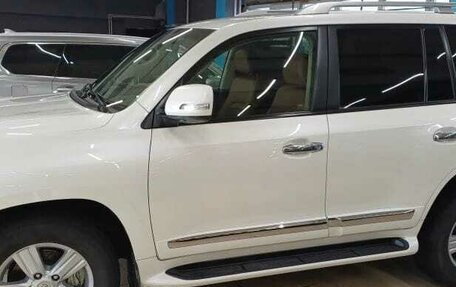Toyota Land Cruiser 200, 2015 год, 5 000 000 рублей, 3 фотография