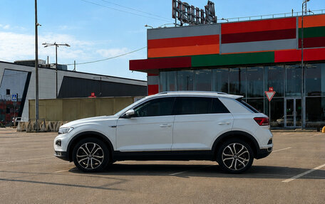 Volkswagen T-Roc I, 2022 год, 1 840 000 рублей, 2 фотография