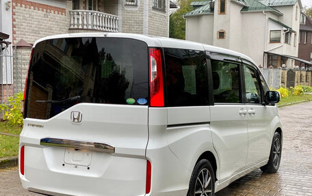 Honda Stepwgn IV, 2016 год, 1 315 000 рублей, 3 фотография