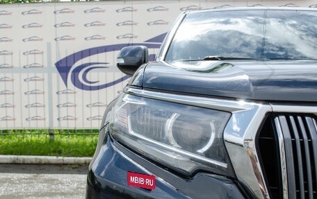 Toyota Land Cruiser Prado 150 рестайлинг 2, 2019 год, 4 990 000 рублей, 3 фотография