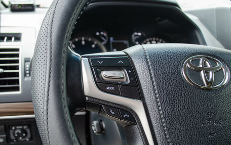 Toyota Land Cruiser Prado 150 рестайлинг 2, 2019 год, 4 990 000 рублей, 14 фотография