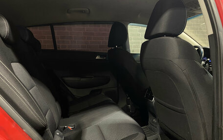 KIA Sportage IV рестайлинг, 2018 год, 1 999 000 рублей, 11 фотография