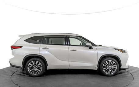 Toyota Highlander, 2021 год, 4 995 000 рублей, 4 фотография