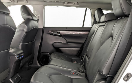 Toyota Highlander, 2021 год, 4 995 000 рублей, 13 фотография