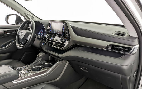 Toyota Highlander, 2021 год, 4 995 000 рублей, 12 фотография