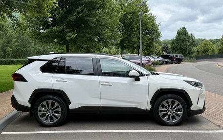 Toyota RAV4, 2021 год, 3 100 000 рублей, 6 фотография