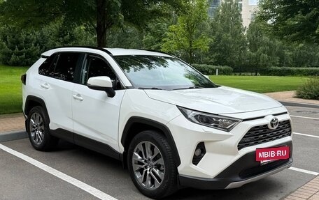 Toyota RAV4, 2021 год, 3 100 000 рублей, 7 фотография