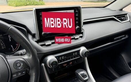 Toyota RAV4, 2021 год, 3 100 000 рублей, 14 фотография