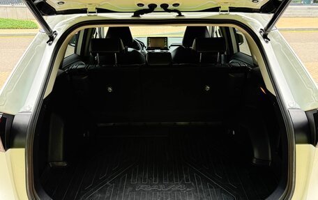 Toyota RAV4, 2021 год, 3 100 000 рублей, 21 фотография