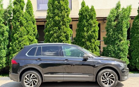 Volkswagen Tiguan II, 2018 год, 2 675 000 рублей, 6 фотография