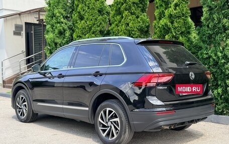 Volkswagen Tiguan II, 2018 год, 2 675 000 рублей, 3 фотография
